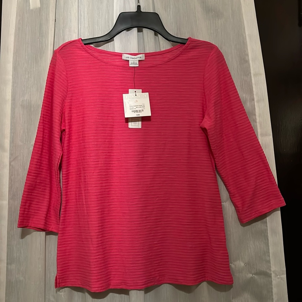 NWT Liz Claiborne, pretty bright pink women’s ribbed shirt!